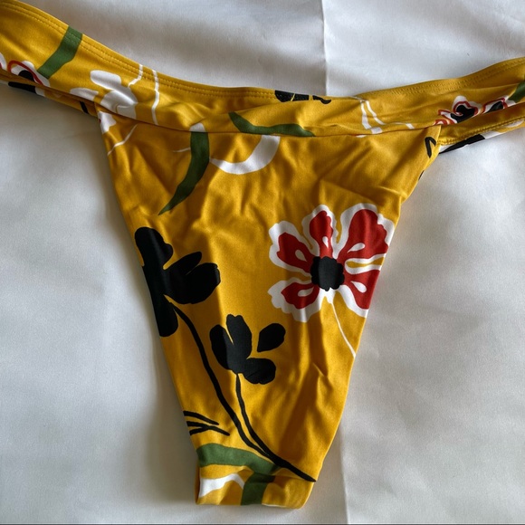 Yellow Tropical Pattern Matching Bikini Set - Picture 8 of 16
